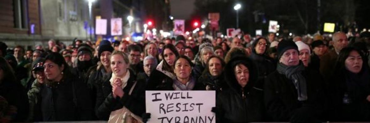 Tens of Thousands of New Yorkers Vow to Build 'Wall Against Hate'