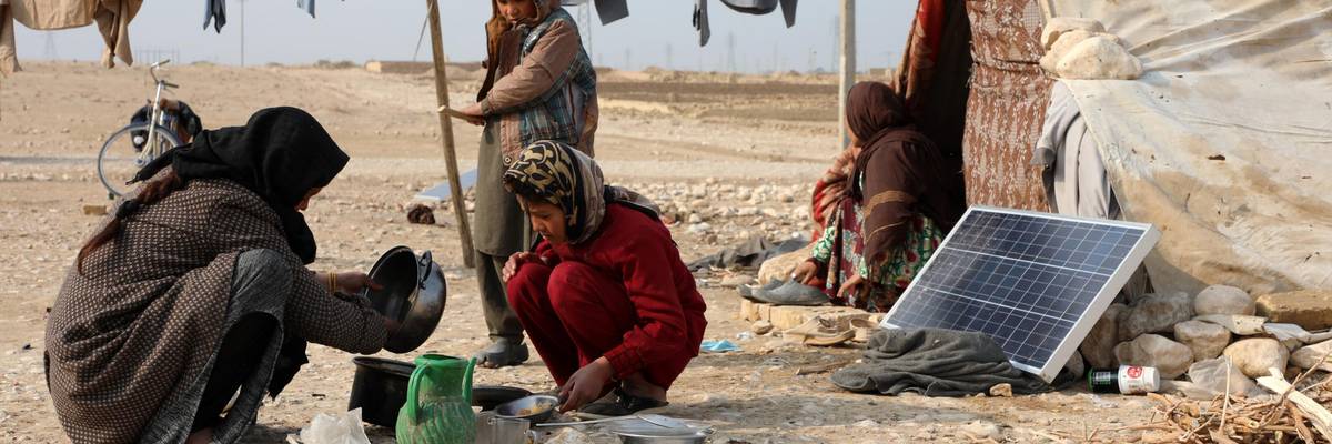 People suffering from hunger in Afghanistan
