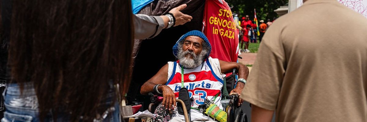 Trump Orders Dismantling of Decades-Old DC Peace Vigil
