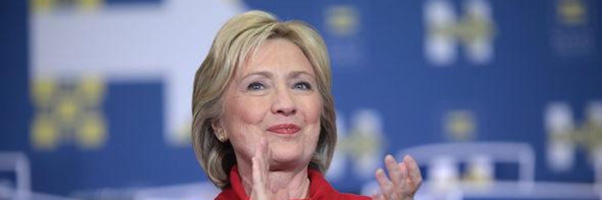 Keeping Wall Street Speeches Secret Speaks Volumes About Hillary Clinton