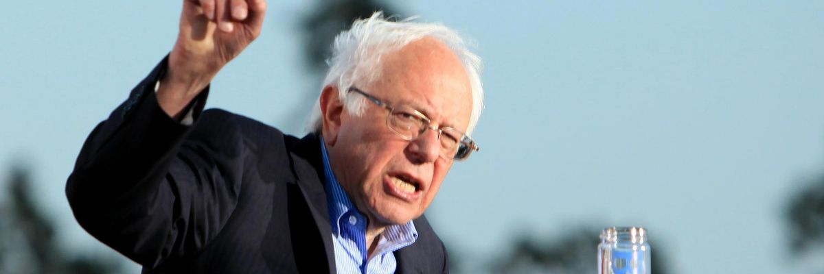 Yet Another Failed Attempt to Discredit Bernie Sanders, Courtesy of the New York Times