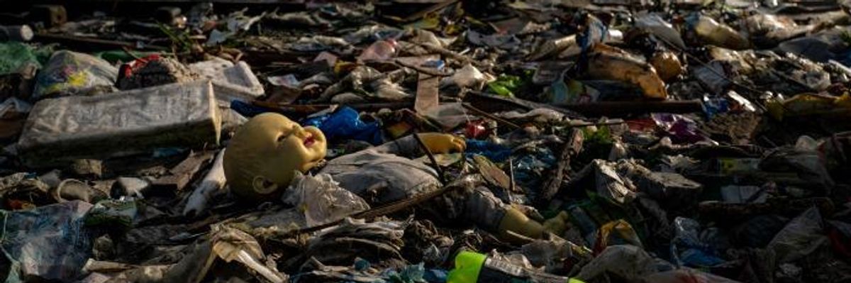 As Planet Chokes on Plastic Waste, UN Report Offers Roadmap to Tackle Global Crisis