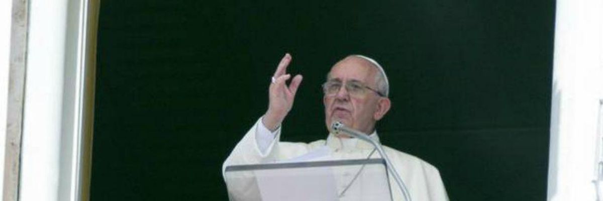 Pope Francis' Call to Host Refugees Contrasts With Anti-Immigrant US 'Religious Right'
