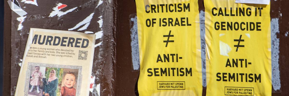 Posters saying that criticism of Israel is not equal to antisemitism