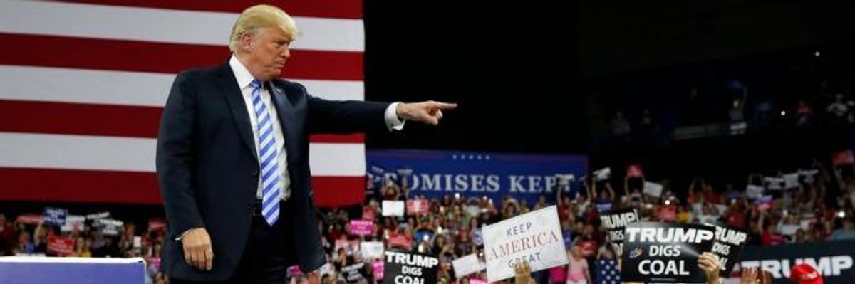 'Like a Parallel Universe': At Trump Rally, No Mention of Cohen or Manafort But Plenty of Surreal 'Drain the Swamp' and 'Lock Her Up' Chants