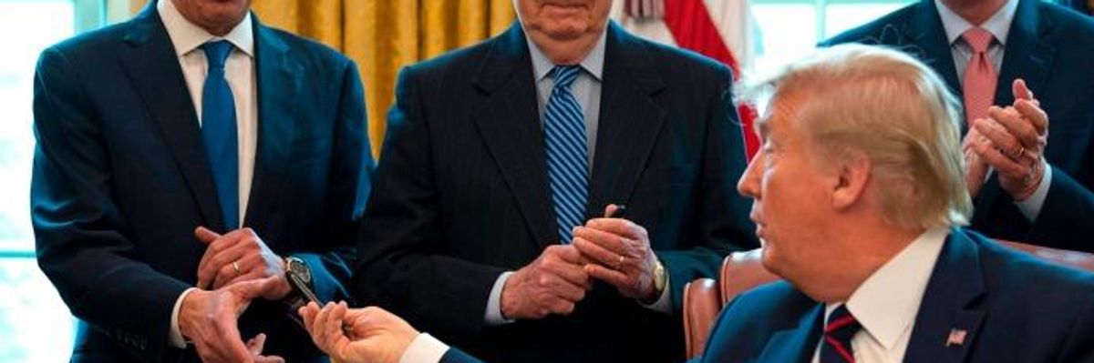 'Unacceptable': Dems Fume After Trump Announces Plan to Refuse Congressional Oversight of Corporate Bailout Funds