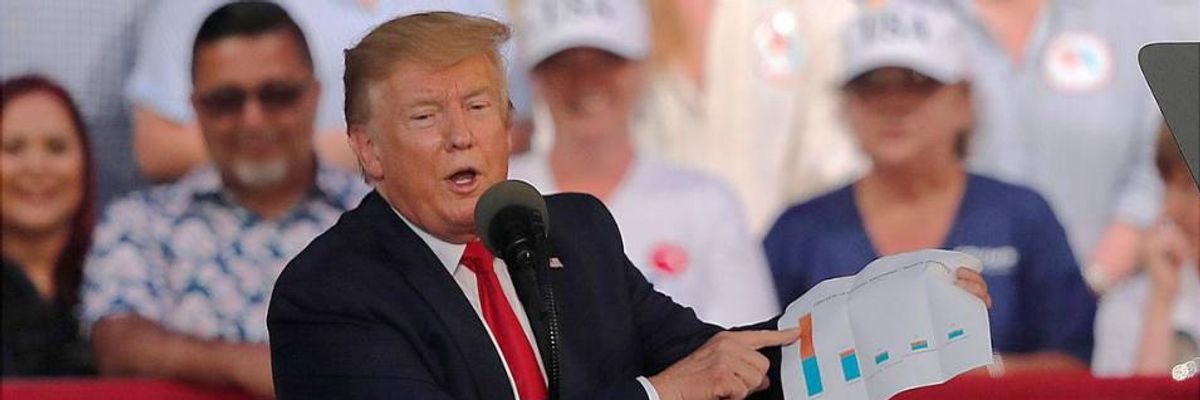 'Unhinged, Insensitive, and Lying': Trump Uses Bar Graph to Spread Falsehood About Puerto Rico Hurricane Aid