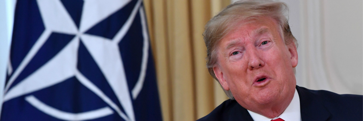 Trump Ridiculed for Claiming Unnamed 'Legal Scholars' Praised Calls With Ukraine Leader as 'Absolutely Perfect'