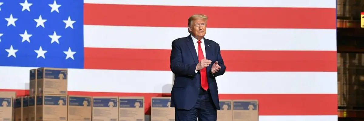 Healthcare Workers Appalled as Trump Says Nurses 'Running Into Death' to Treat Covid-19 Patients Is 'A Beautiful Thing to See'