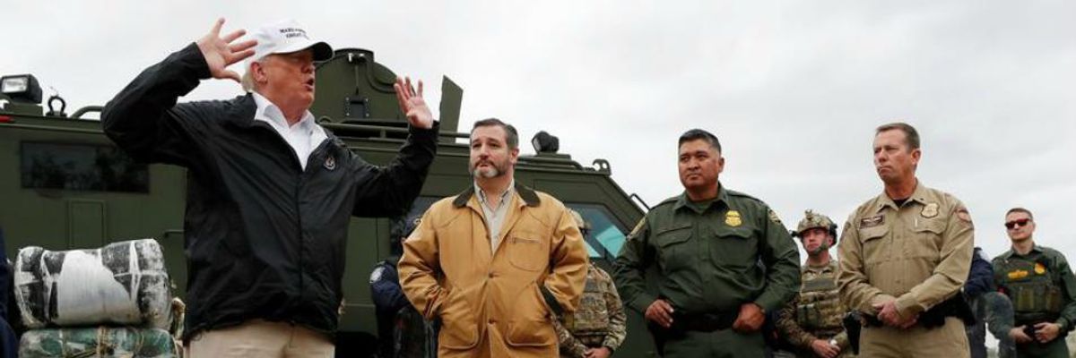 No Mere 'Stunt': Experts Warn Trump Emergency Declaration Would Spark 'Constitutional Crisis'