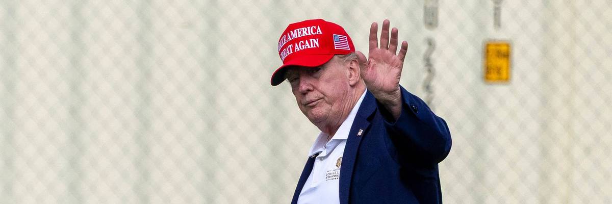 Trump Threatens to 'Bomb the Shit' Out of Oman as Strait of Hormuz Traffic Again Grinds to a Halt