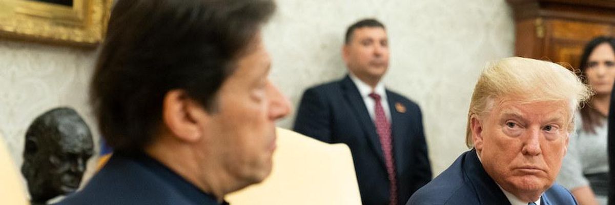 'Amateurish and Delusional' Comments From Trump on Mediating Kashmir Dispute Set Off Political Row in India