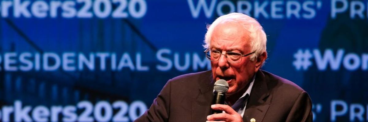 Teachers and Walmart Workers Top List as Sanders Campaign Hits 1 Million Individual Donors