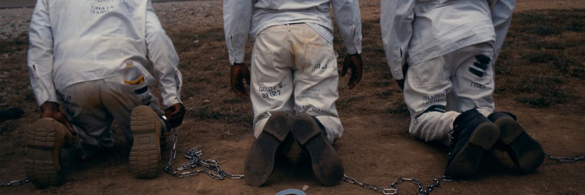 Prisoners chained together in Alabama