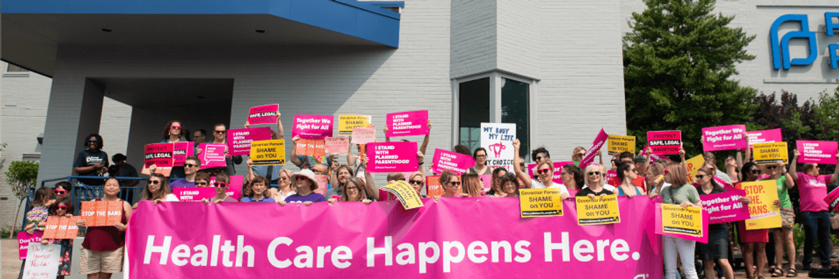 Abortions 'Virtually Halted' in Missouri as Licensing Fight Continues for Last Clinic Providing Procedure