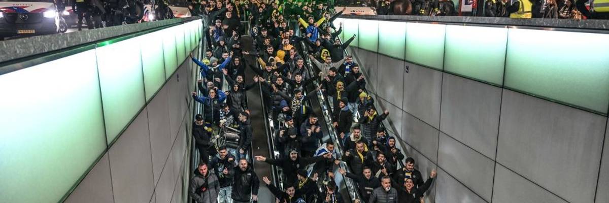 Pro-Israel Maccabi fans stage demonstration in Amsterdam