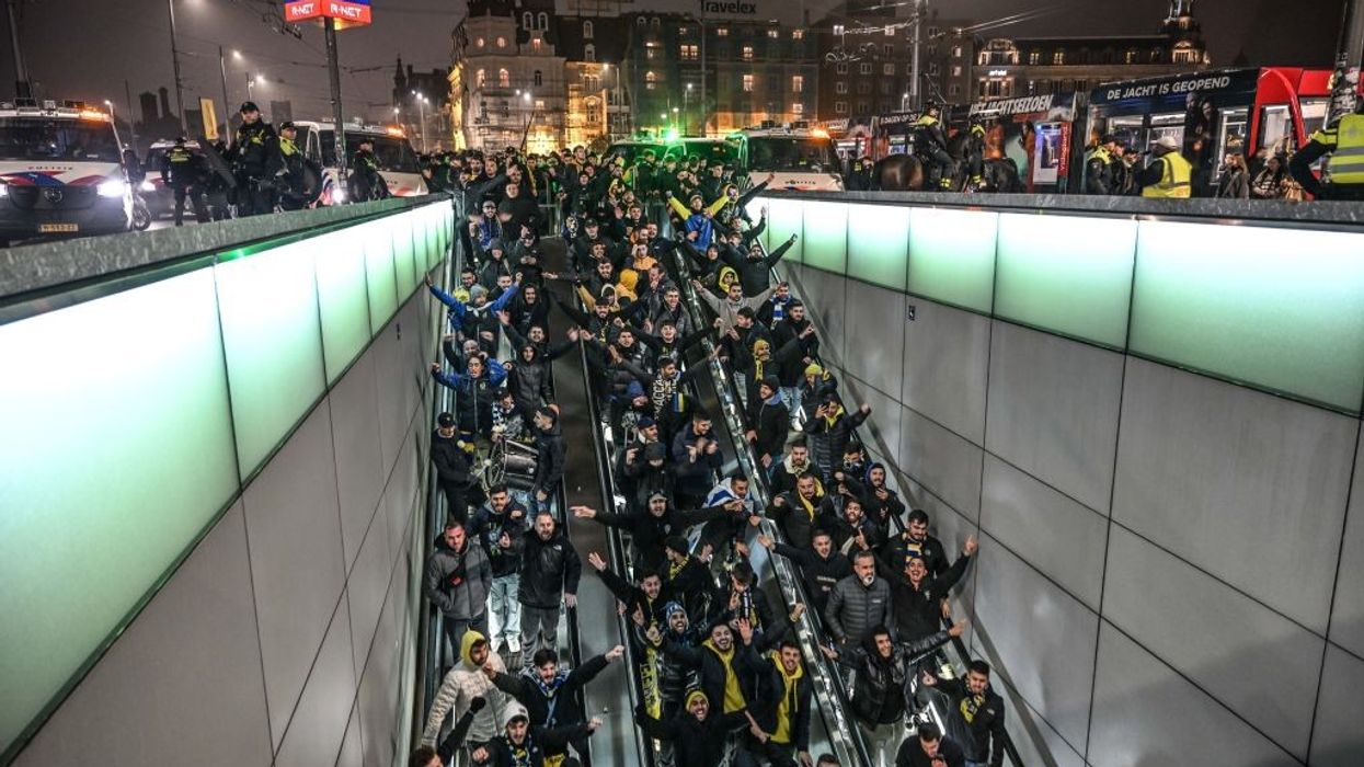 Pro-Israel Maccabi fans stage demonstration in Amsterdam