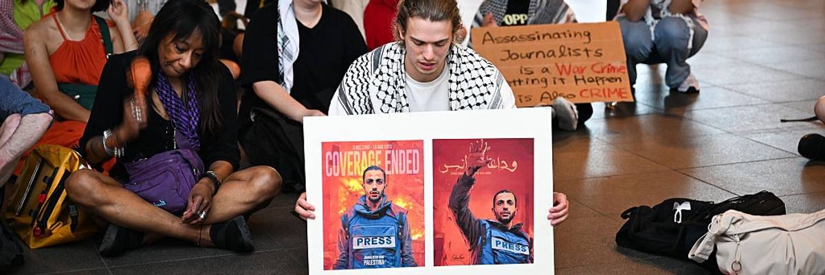 Pro-Palestinian demonstration outside Dutch Foreign Ministry in The Hague