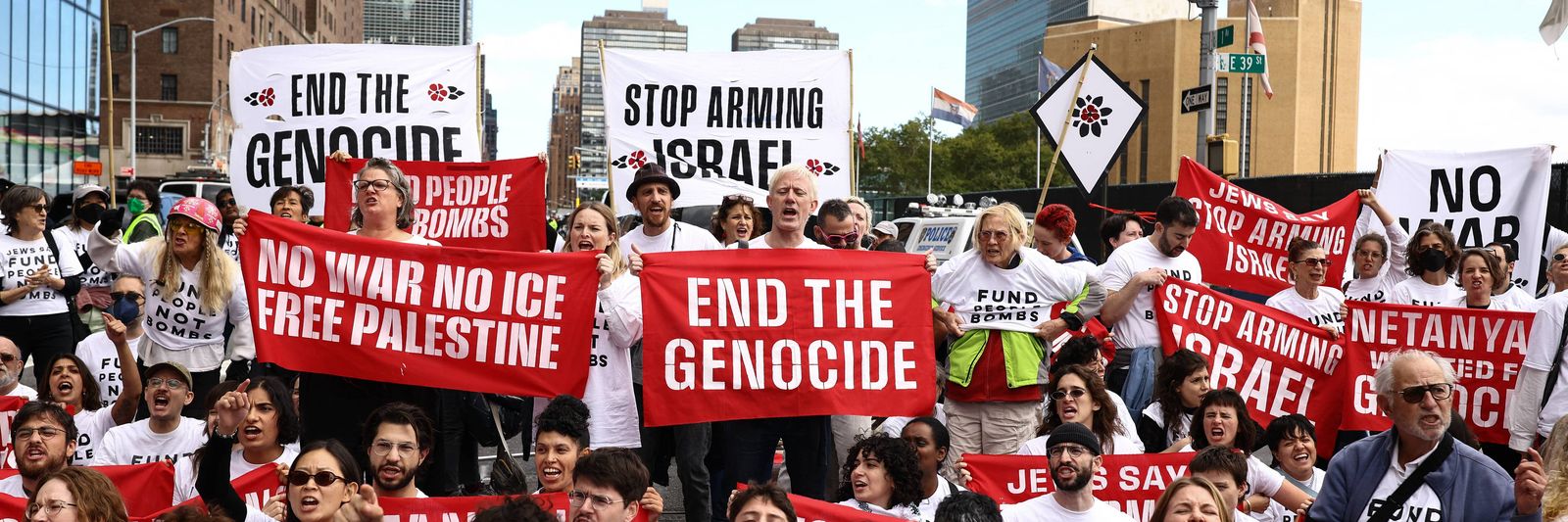 pro-palestinian-demonstrators-block-firs