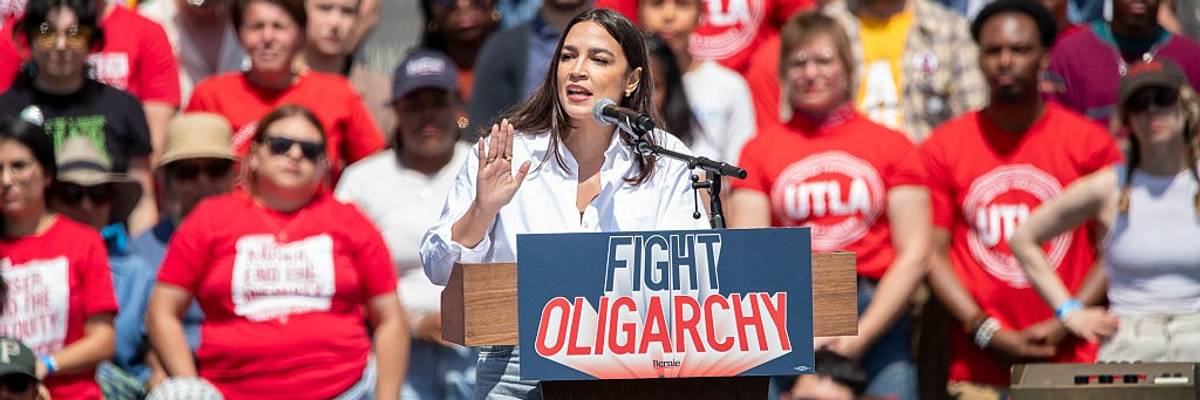 Progressives-Mobilize-in-Los-Angeles