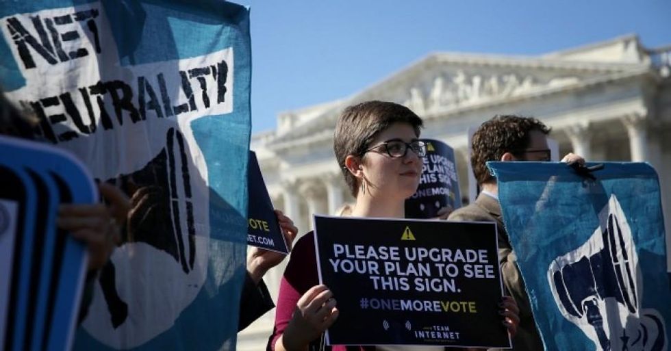 Proponents of an open internet attend a news conference at the U.S. Capitol February 27, 2018 in Washington, D.C. (Photo: Win McNamee/Getty Images)