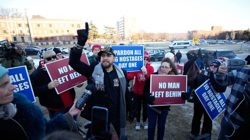 Protest for pardoning of January 6 insurrectionists.