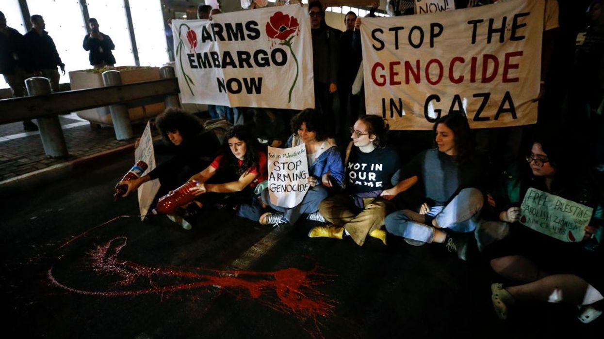 Protest In Tel Aviv Outside the US Consulate