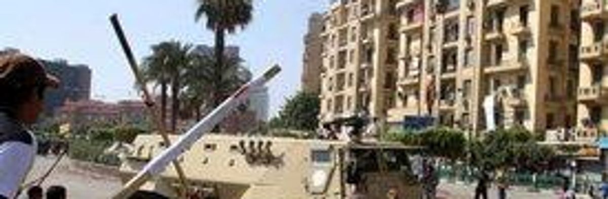 Egyptian Tanks Enter Tahrir Square