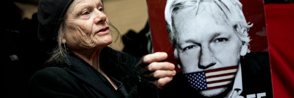 Ahead of Key Hearing on US Extradition, Assange Gets 50 Weeks in Prison for UK Bail Violation