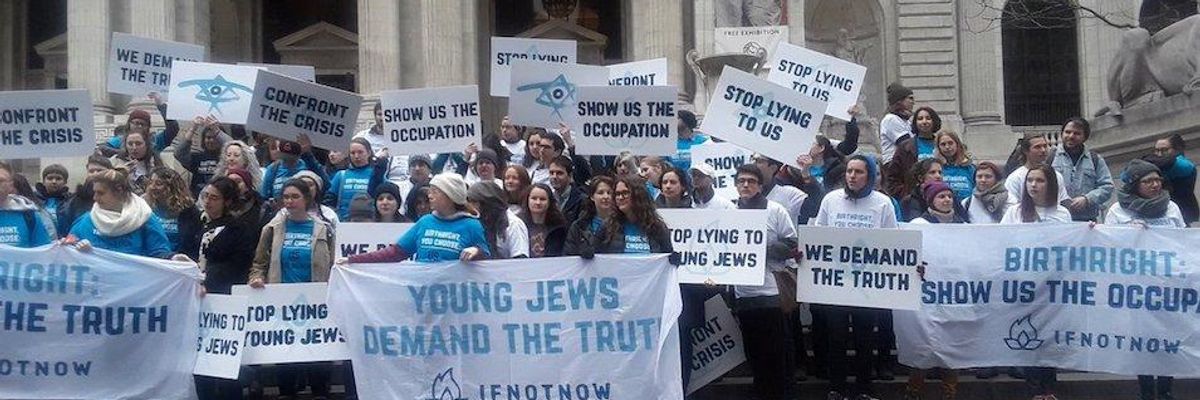 'Stop Lying to Young Jews': Protest by Anti-Occupation Jewish Activists Targets Birthright Tours