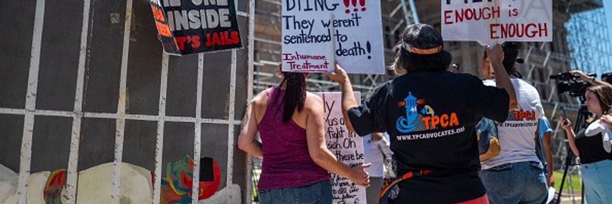 Dems Urge US House Probe as Dozens of Texas Inmates Die in Sweltering Prisons