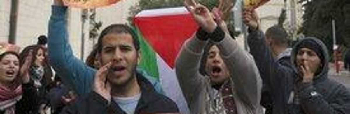 800 Palestinian Prisoners in 24-Hour Solidarity Hunger Strike