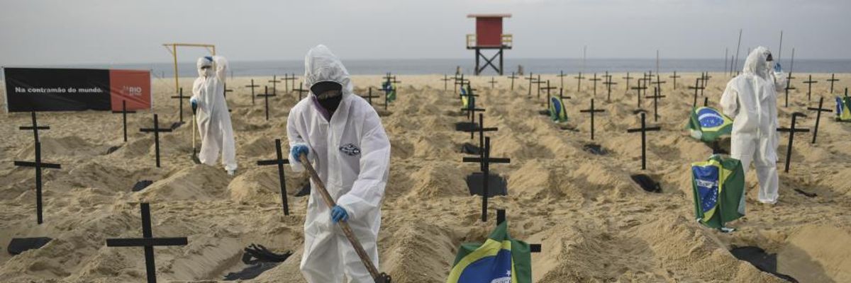 Amid Growing Death Toll in Brazil, Bolsonaro's Handling of the Covid-19 Pandemic Condemned as 'Pitiful'