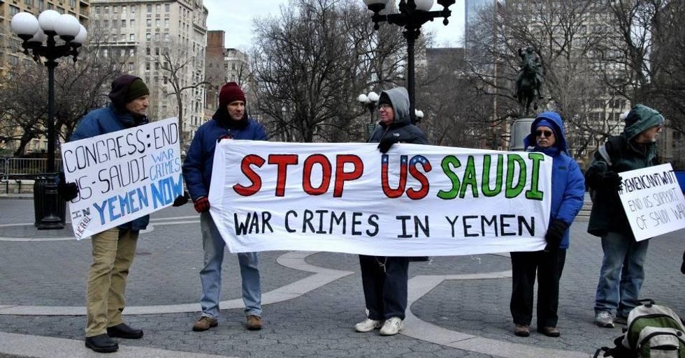 Protesters last month demanded that Congress put a stop to the United States' support of the Saudi-led coalition in the war in Yemen. (Photo: Felton Davis/Flickr/cc)