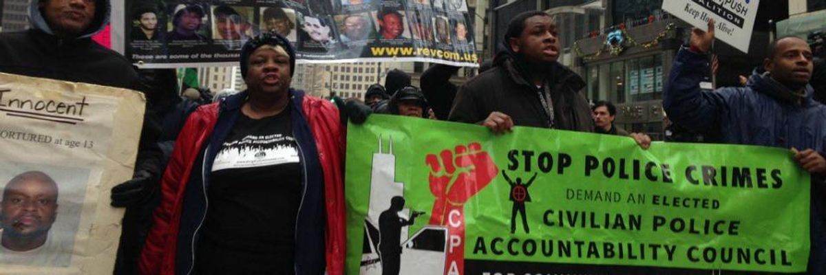 Chicago Protesters Disrupt Black Friday to Demand Justice for Laquan McDonald
