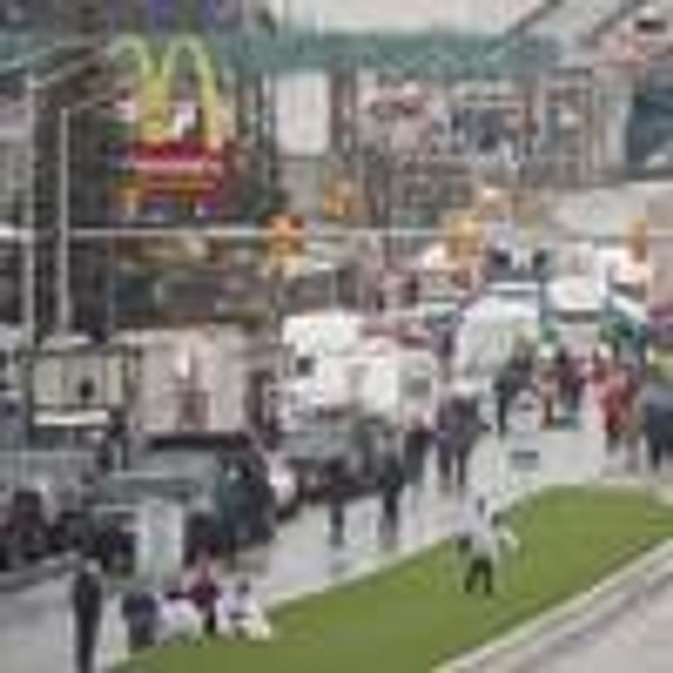 Protesters shutting down bridge between Canada and the US