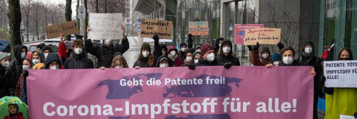 'Outrageous,' Says Sanders After Corporate Lobby Calls Sharing Vaccine Recipe With World's Poor 'Misguided'