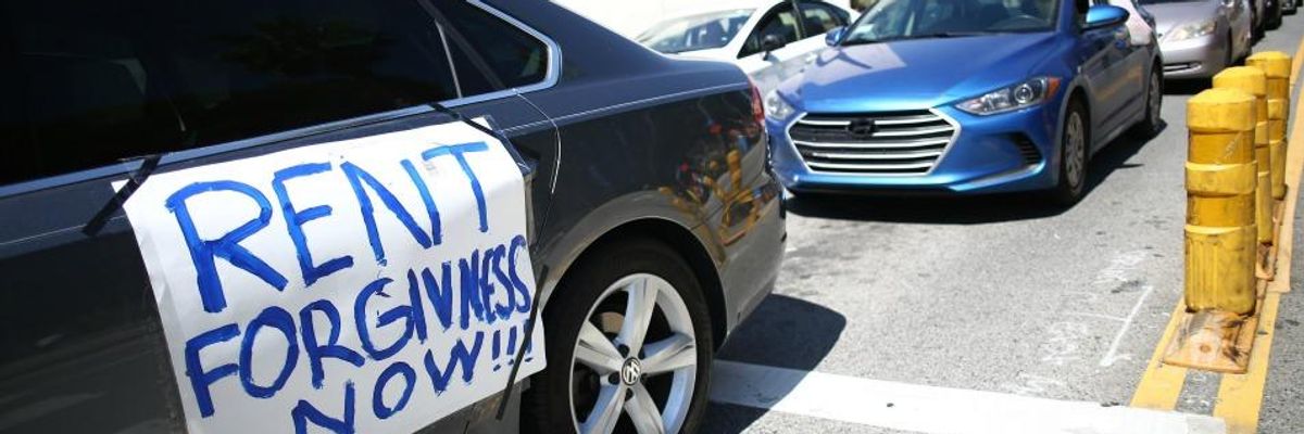 Calling Economic Crisis 'Five-Alarm Fire' for Millions of Families, 600,000 Sign Petition Demanding Rent and Mortgage Cancellation