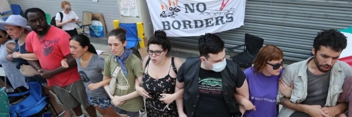 'They Came to the Wrong Community': Neighbors Form Human Chain to Stop ICE From Arresting Longtime Nashville Resident