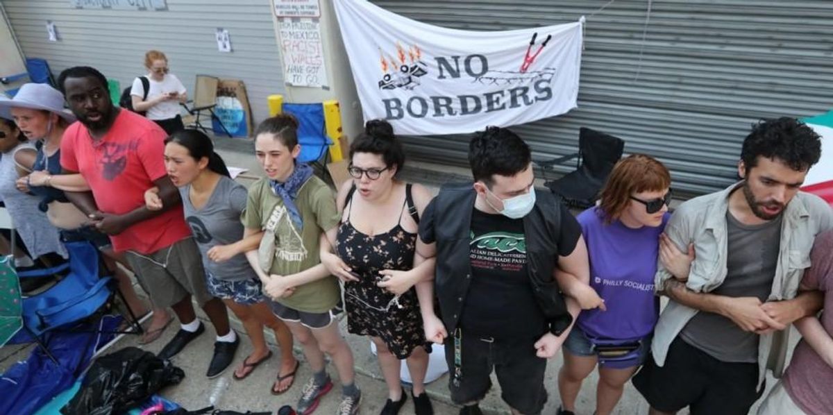 'They Came to the Wrong Community': Neighbors Form Human Chain to Stop ...