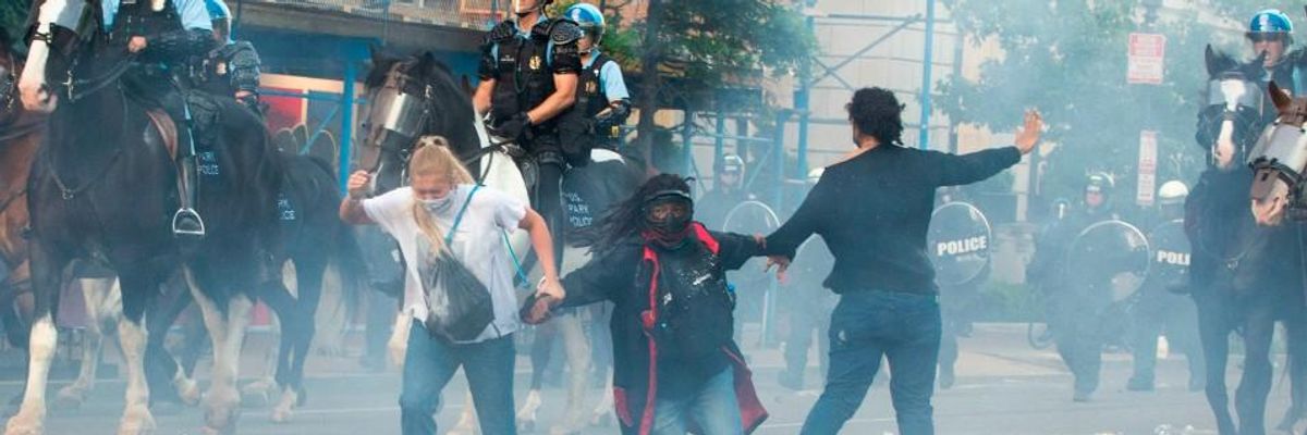 'We Must Act Now': Sanders Demands Congressional Ban on Police Use of Tear Gas and Rubber Bullets Against Protesters