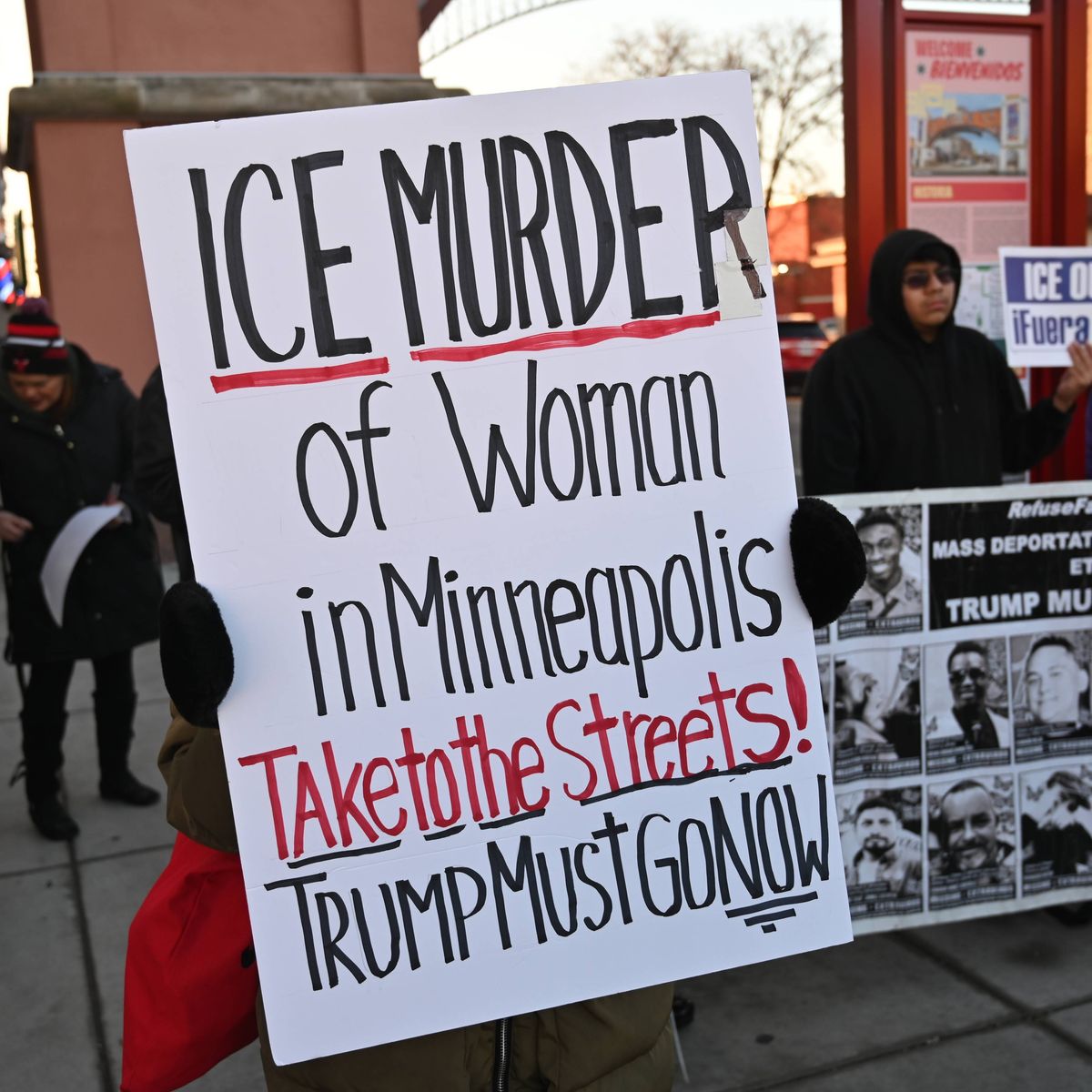 Protests in Chicago after ICE fatally shoots woman in Minneapolis