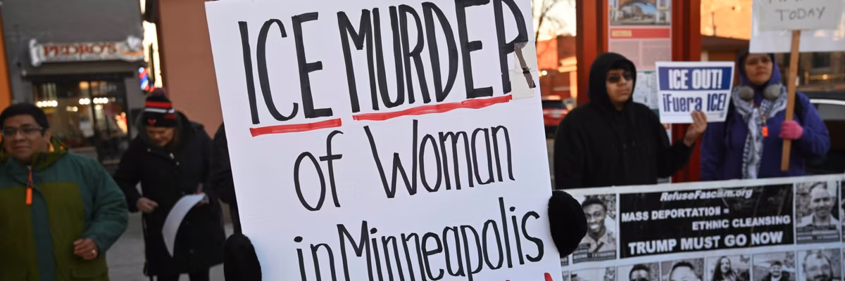 Protests in Chicago after ICE fatally shoots woman in Minneapolis