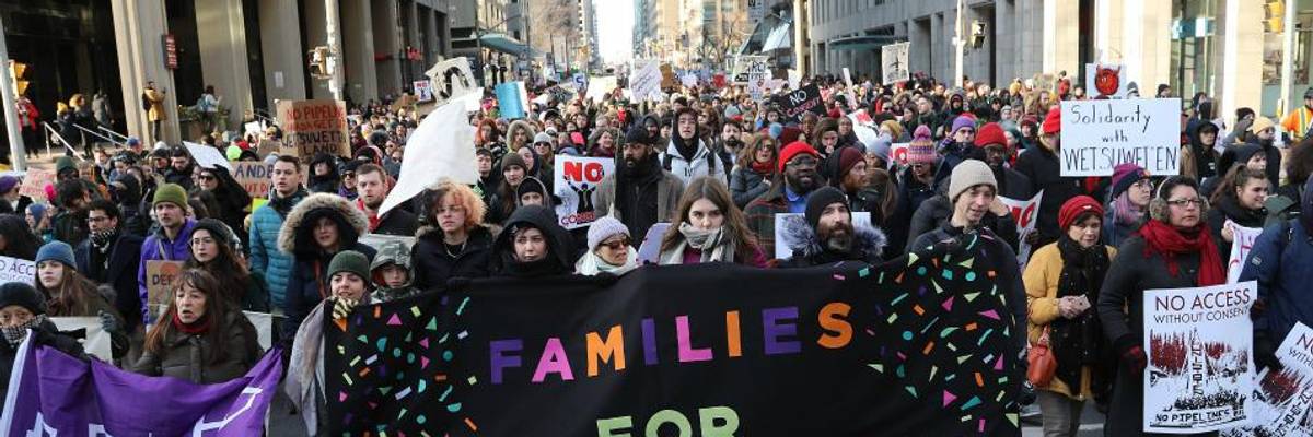 Trudeau Calls for 'Dialogue' as Indigenous Rights Protesters Declare, 'When Justice Fails, Block the Rails'