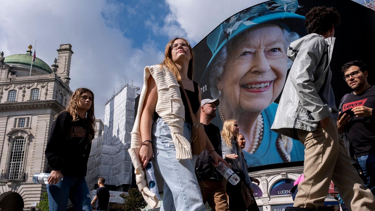 Queen and the people