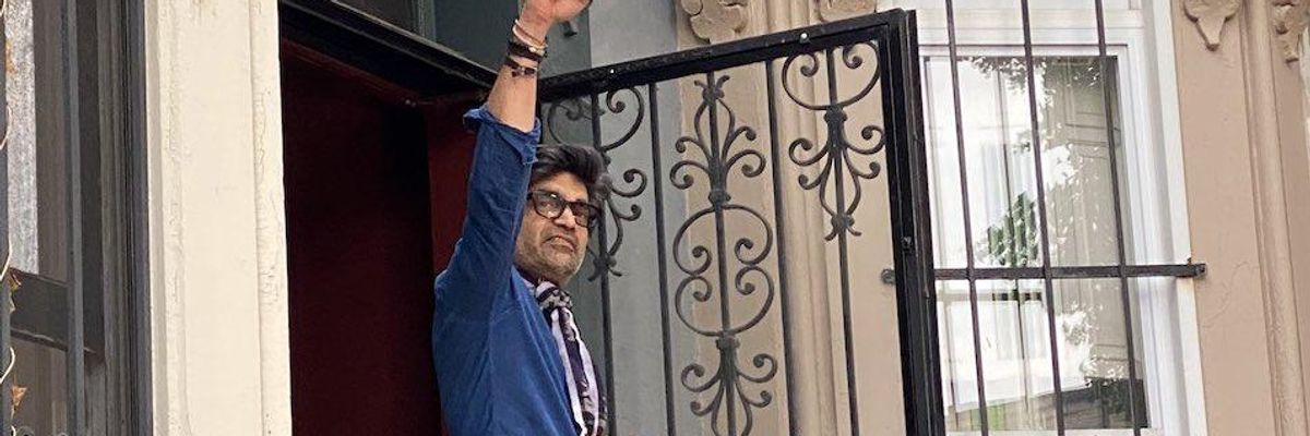 To Provide Safety and Solidarity, DC Residents Open Doors to Protesting Teens Cornered by Police Crackdown