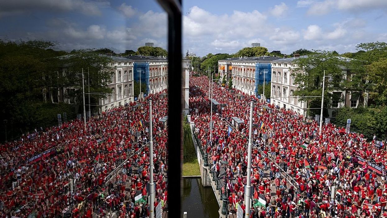 Red Line in The Hague