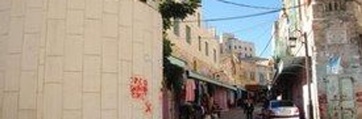 Hebron: Renovating an Embattled City