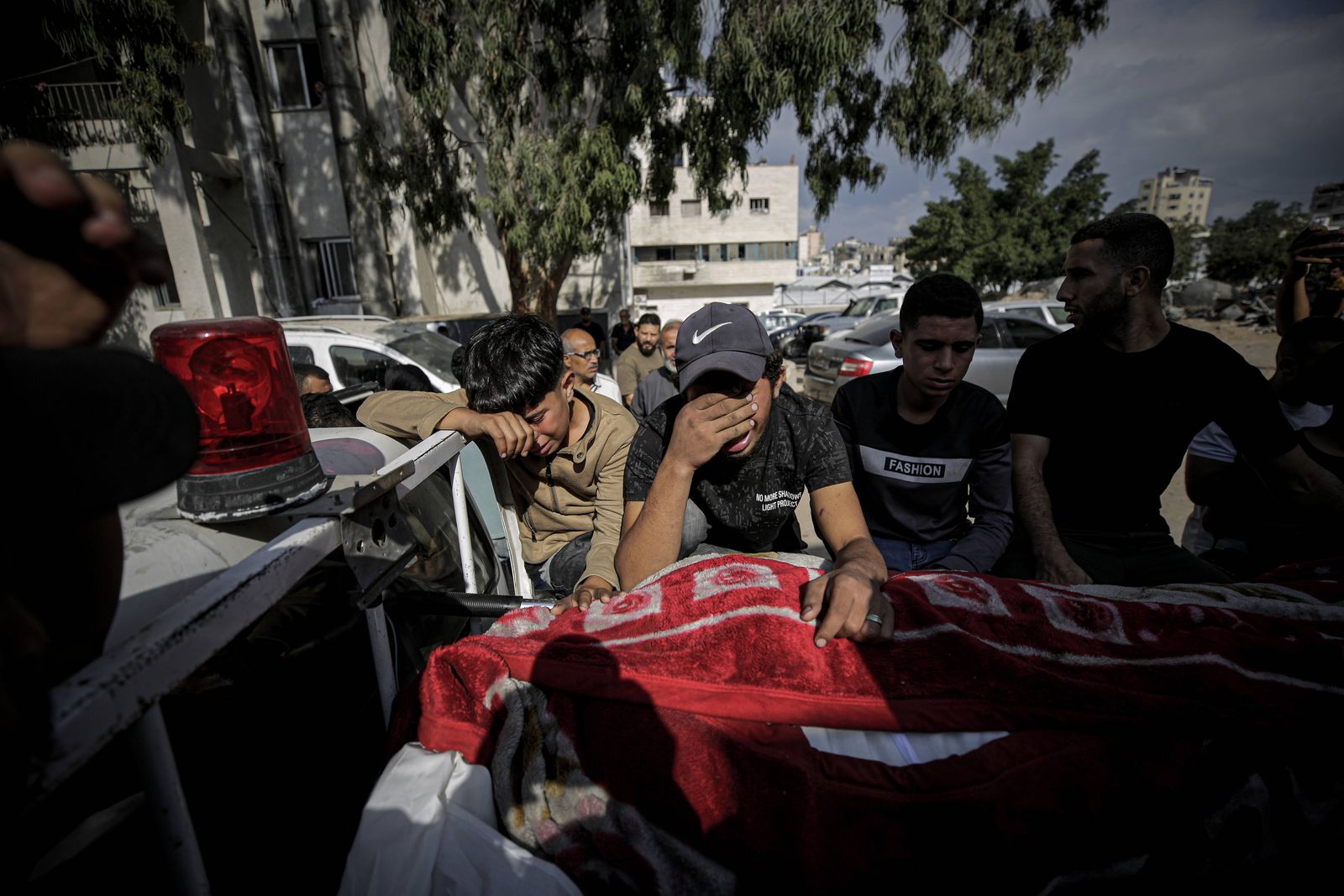 relatives-mourn-as-the-bodies-of-those-killed-in-an-israeli-airstrike-targeting-the-es-sabra-neighborhood-in-southern-gaza-city.jpg?id=68402954&width=5000&height=3333&coordinates=0%2C0%2C0%2C0
