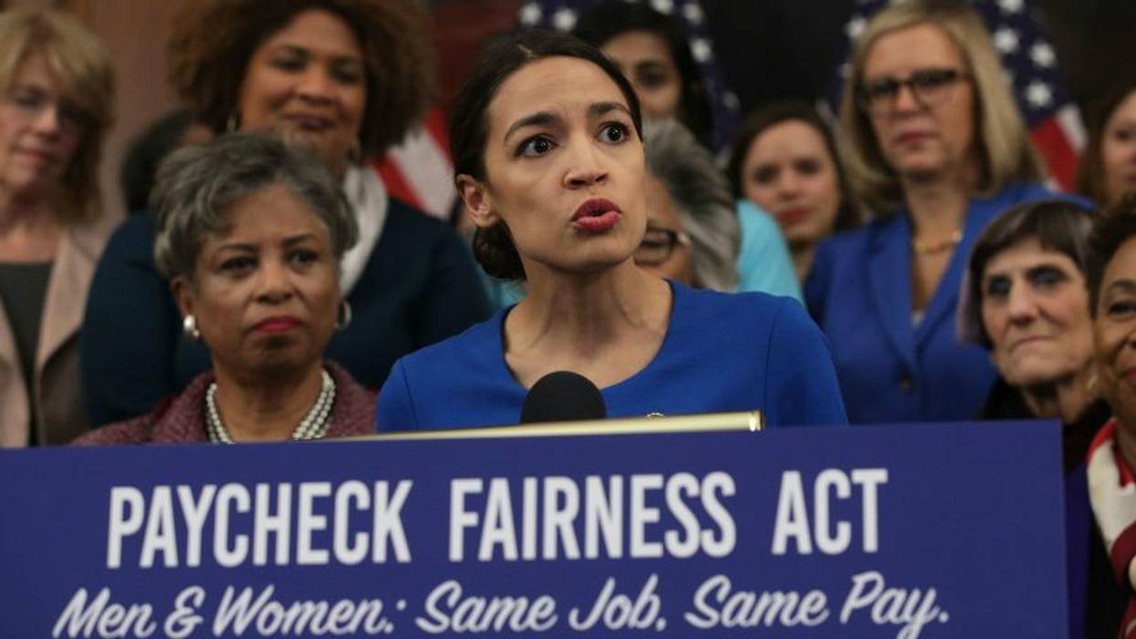 Backing Paycheck Fairness Act to End Wage Gap, Ocasio-Cortez Says Time to Pay Women 'What They Are Worth'